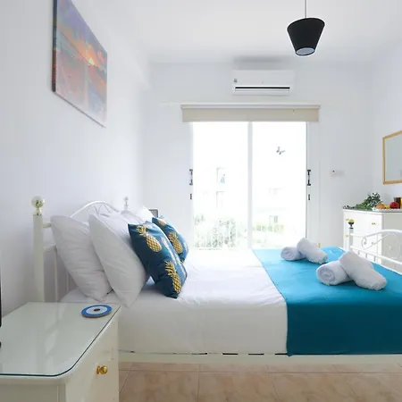 Appartement Large Stylish - Pool - Close To - Fast Wifi Paphos
