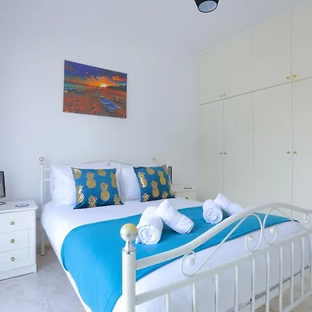 Large Stylish - Pool - Close To - Fast Wifi Paphos