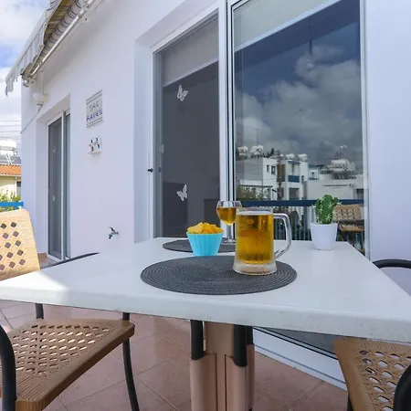 Large Stylish - Pool - Close To - Fast Wifi *